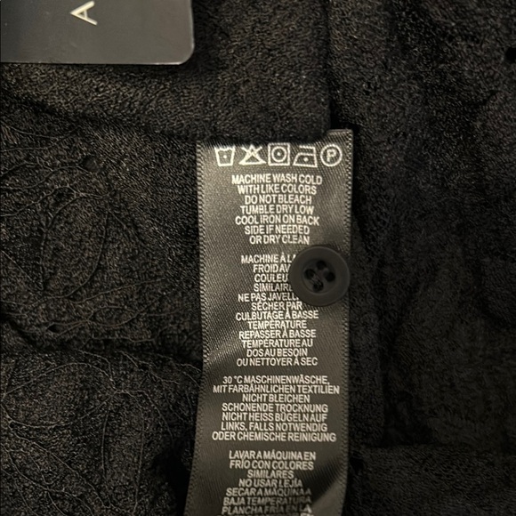 Elegant Black Lace Top - Picture 5 of 5